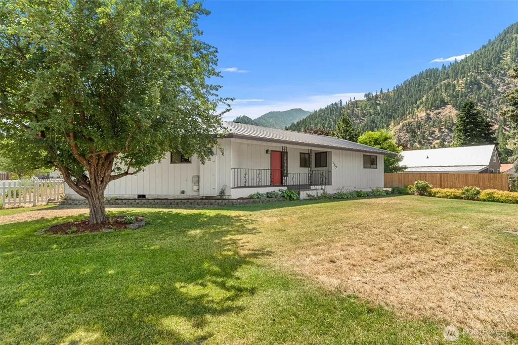 137 W Center Street Leavenworth WA 98826