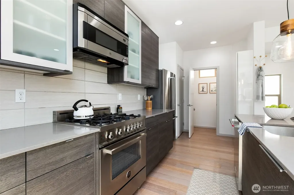 6729 14th Avenue NW Seattle WA 98117