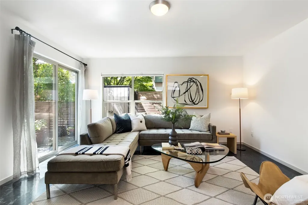 6729 14th Avenue NW Seattle WA 98117