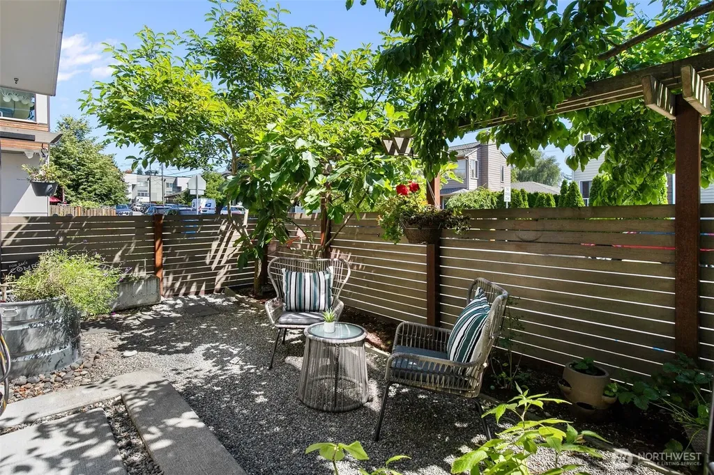 6729 14th Avenue NW Seattle WA 98117