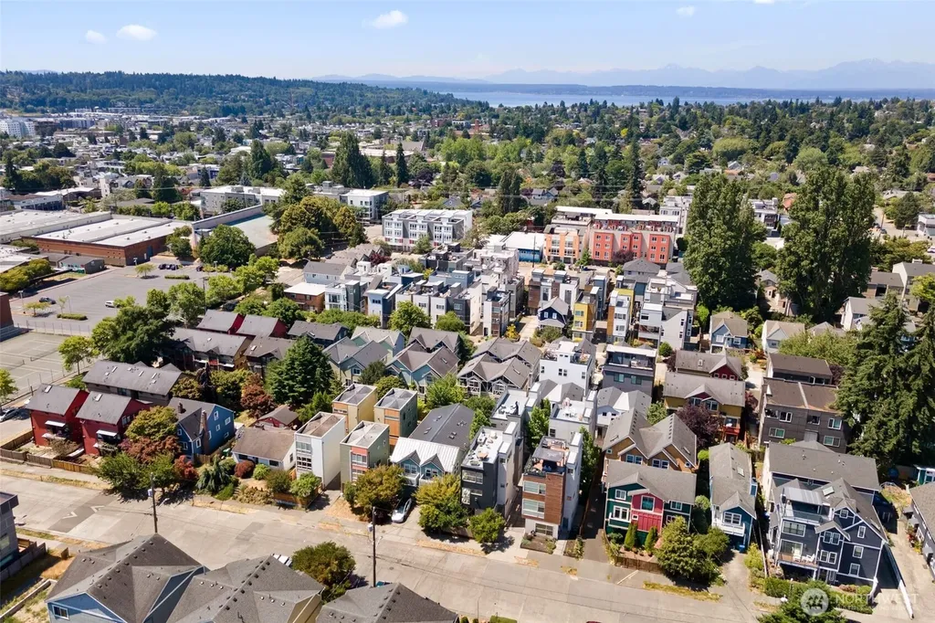 6729 14th Avenue NW Seattle WA 98117