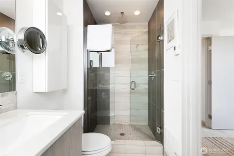 6729 14th Avenue NW Seattle WA 98117