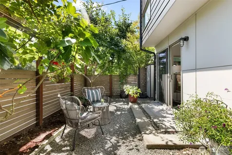 6729 14th Avenue NW Seattle WA 98117
