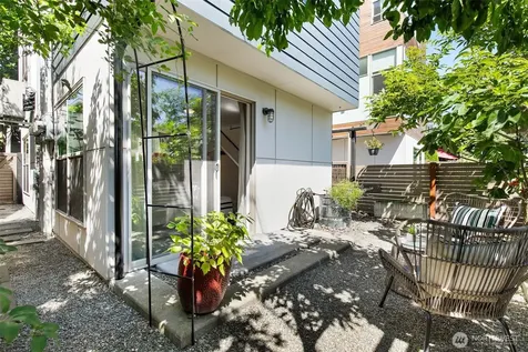 6729 14th Avenue NW Seattle WA 98117