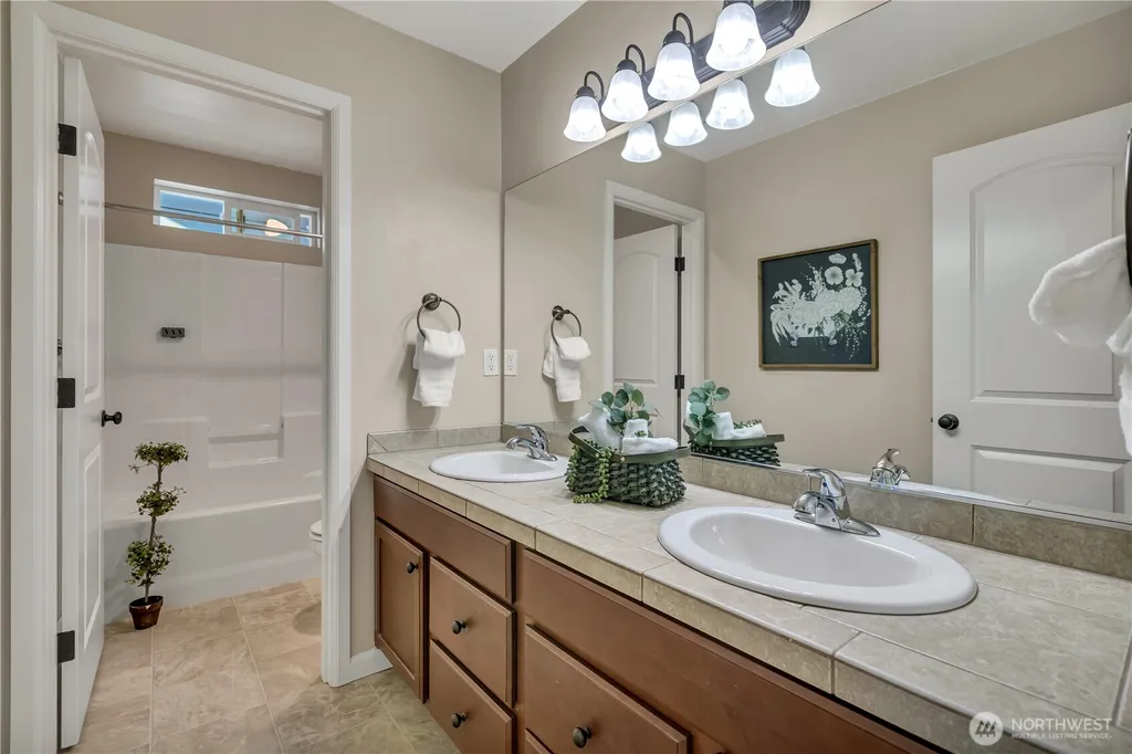 2404 57th Street SE Auburn WA 98092