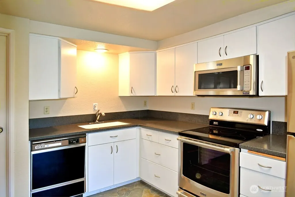 11300 1st Avenue NE Seattle WA 98125