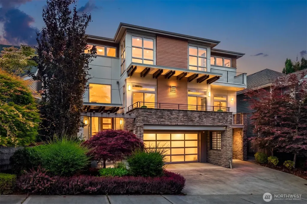 1527 Lyons Avenue NE Renton WA 98059