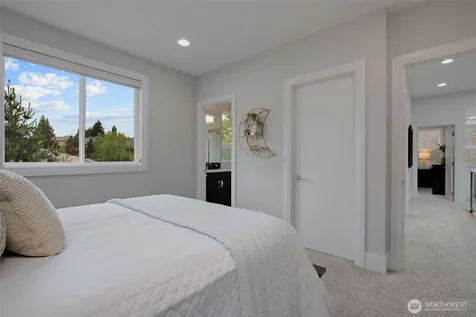 1527 Lyons Avenue NE Renton WA 98059