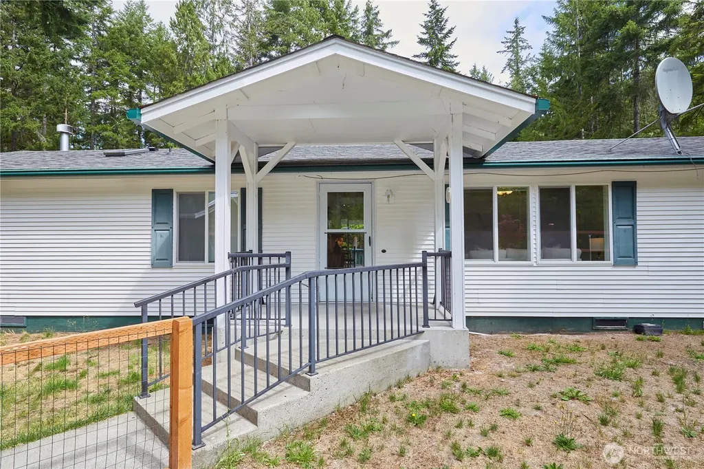 70 N Dow Mountain Drive Hoodsport WA 98548