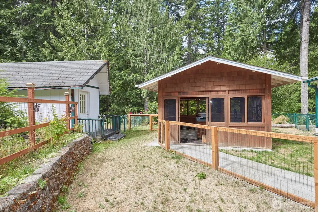 70 N Dow Mountain Drive Hoodsport WA 98548