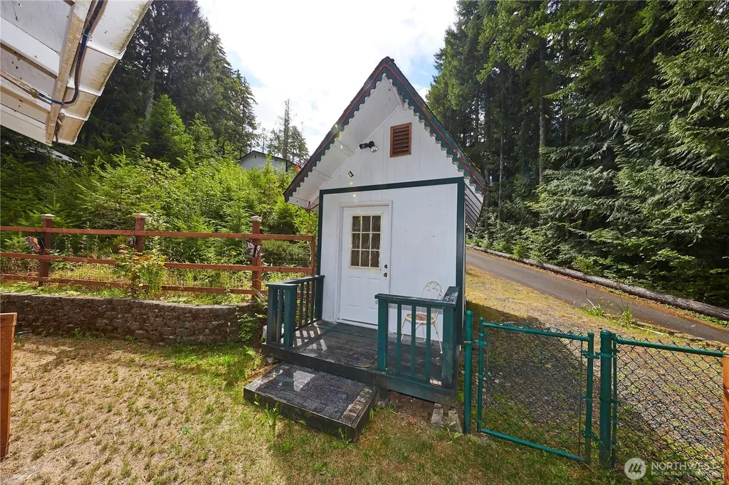 70 N Dow Mountain Drive Hoodsport WA 98548
