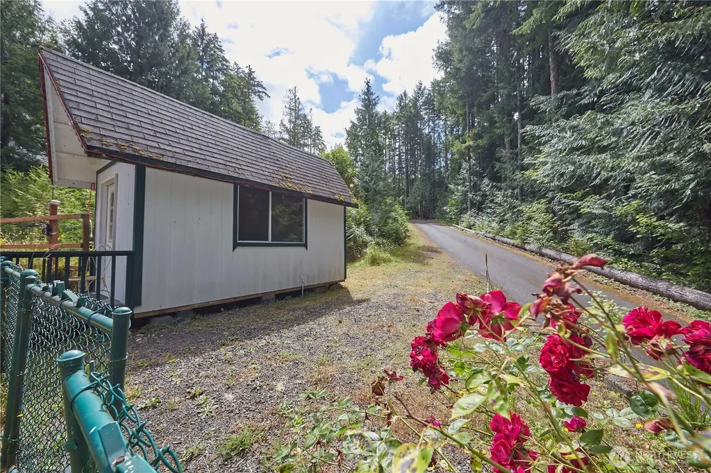 70 N Dow Mountain Drive Hoodsport WA 98548