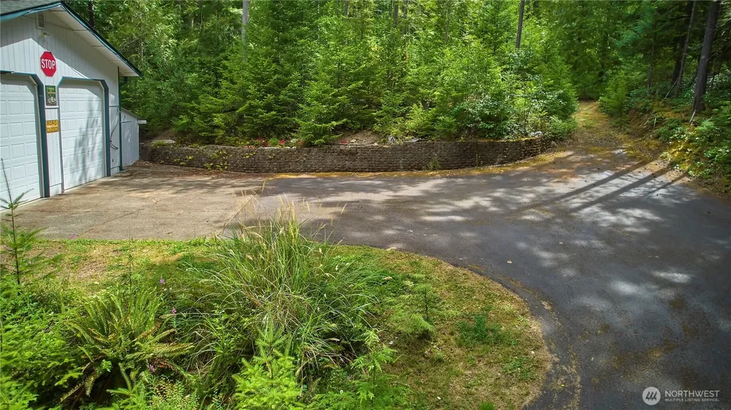 70 N Dow Mountain Drive Hoodsport WA 98548