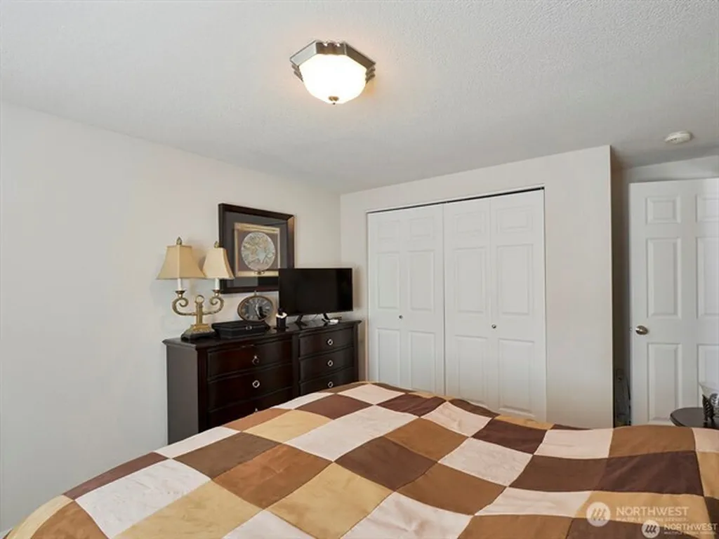 19115 100th Avenue Ct E Puyallup WA 98375