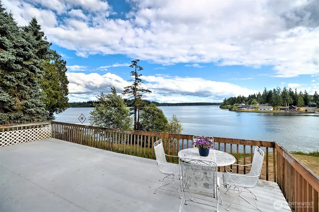 220 SE Sells Drive Shelton WA 98584