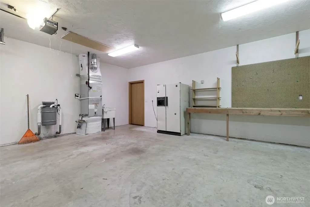 220 SE Sells Drive Shelton WA 98584