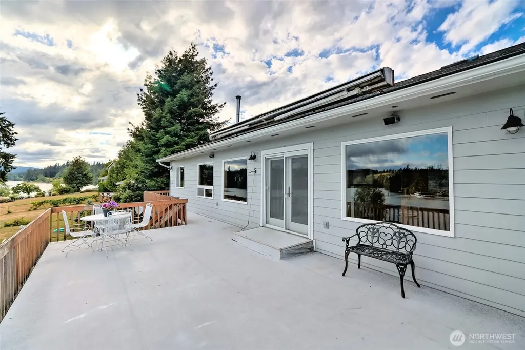 220 SE Sells Drive Shelton WA 98584