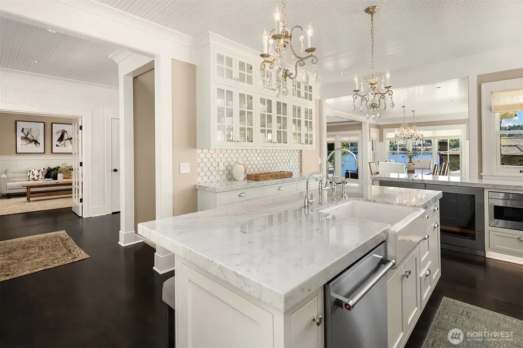 6952 96th Avenue SE Mercer Island WA 98040