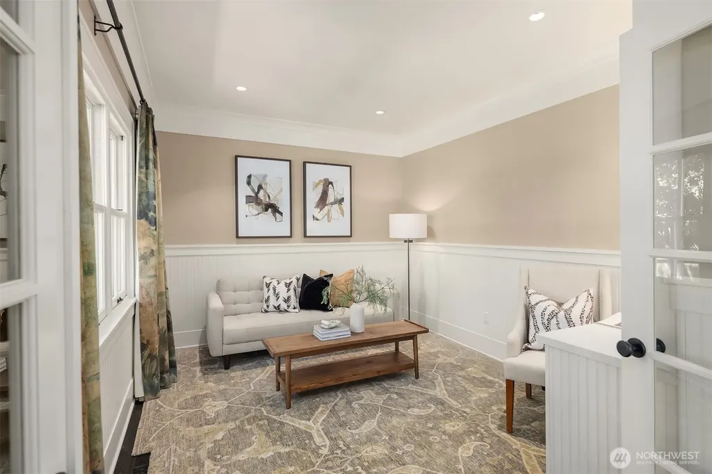 6952 96th Avenue SE Mercer Island WA 98040