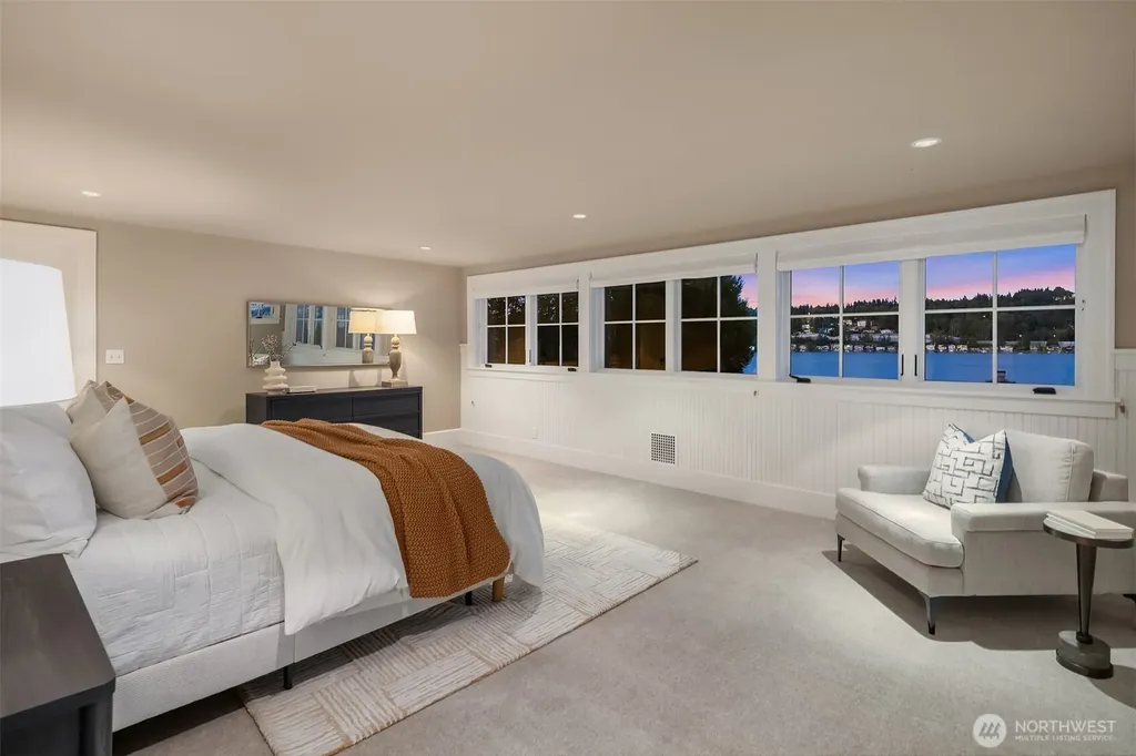 6952 96th Avenue SE Mercer Island WA 98040