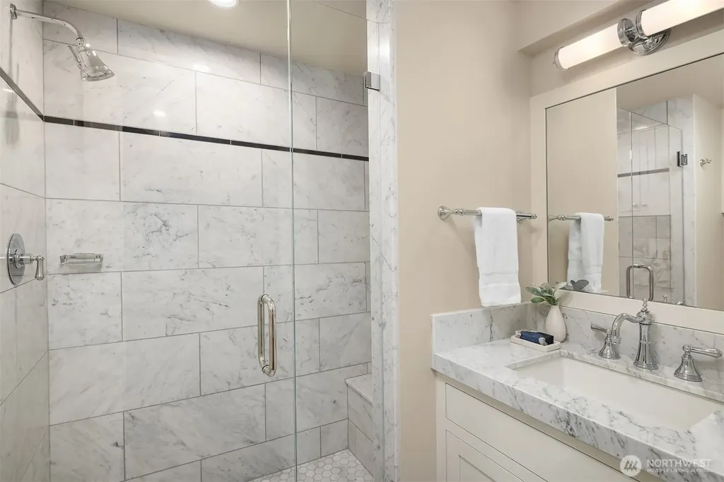 6952 96th Avenue SE Mercer Island WA 98040