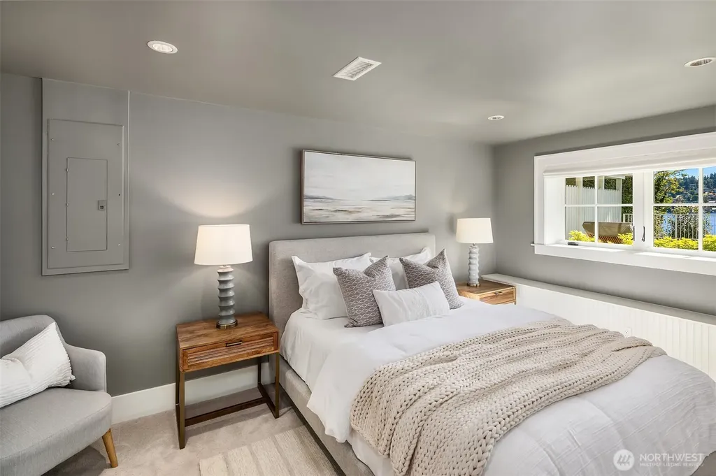 6952 96th Avenue SE Mercer Island WA 98040
