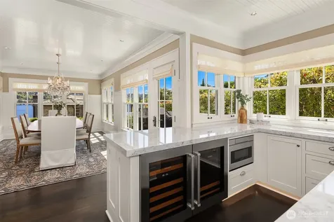 6952 96th Avenue SE Mercer Island WA 98040