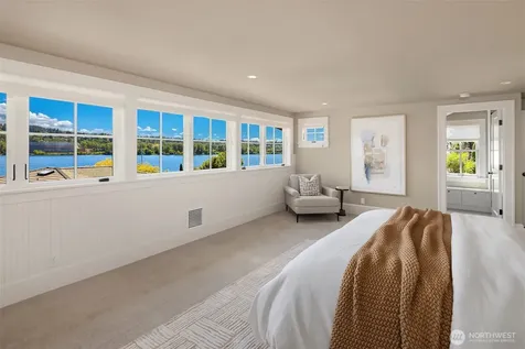 6952 96th Avenue SE Mercer Island WA 98040