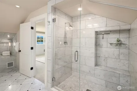 6952 96th Avenue SE Mercer Island WA 98040