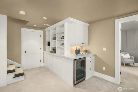 6952 96th Avenue SE Mercer Island WA 98040