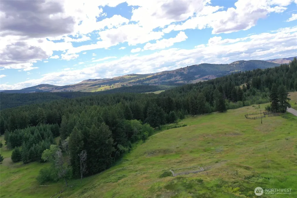 567 Pontiac Ridge Road Oroville WA 98844