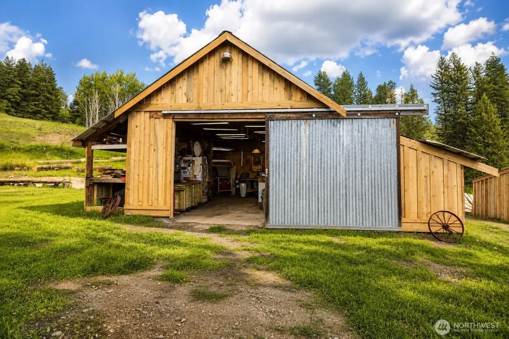 567 Pontiac Ridge Road Oroville WA 98844