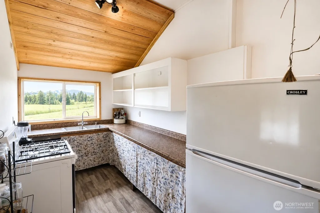 567 Pontiac Ridge Road Oroville WA 98844