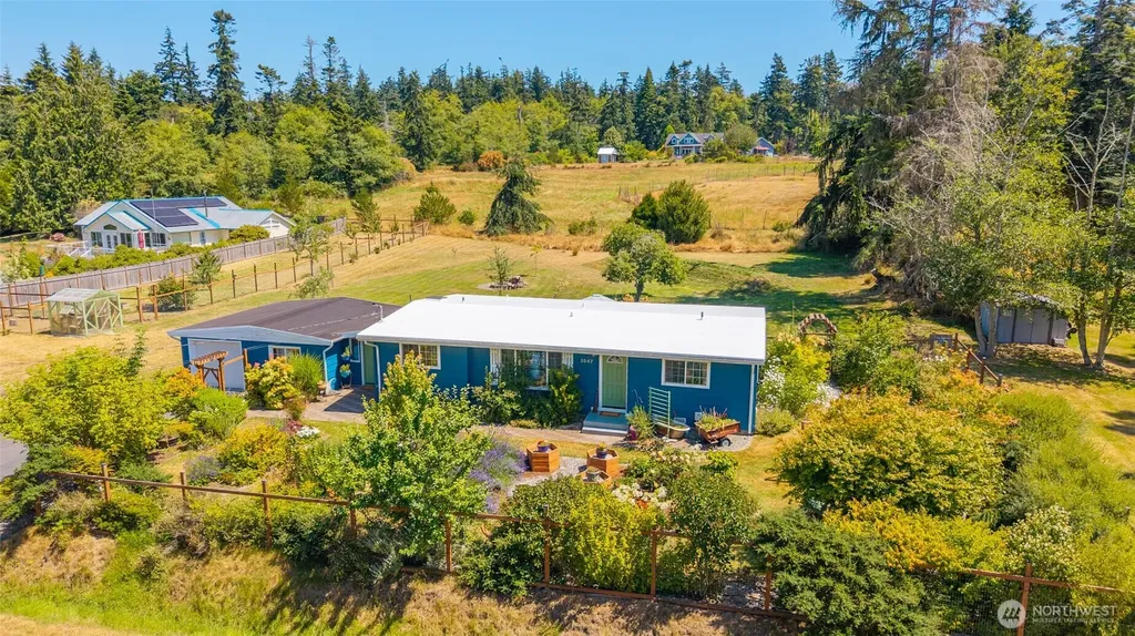 3547 Smugglers Cove Road Greenbank WA 98253