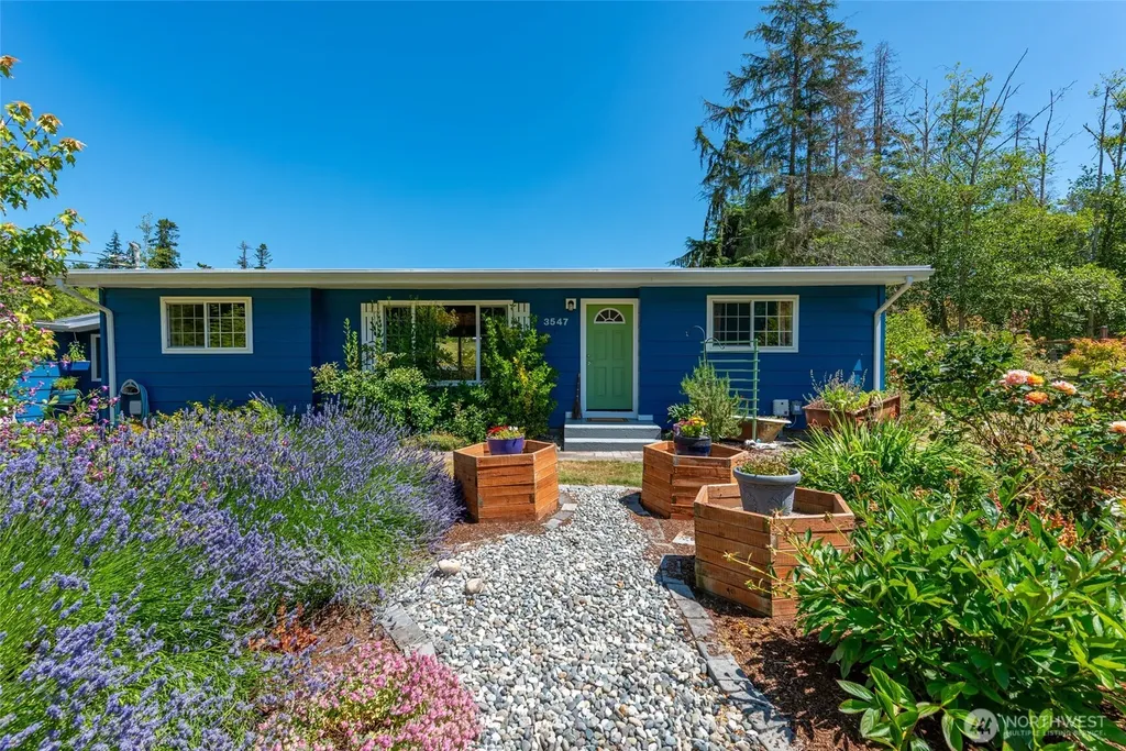 3547 Smugglers Cove Road Greenbank WA 98253