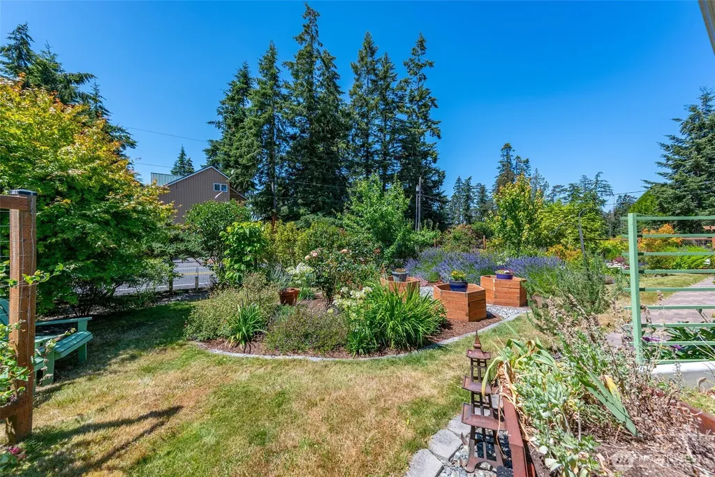 3547 Smugglers Cove Road Greenbank WA 98253