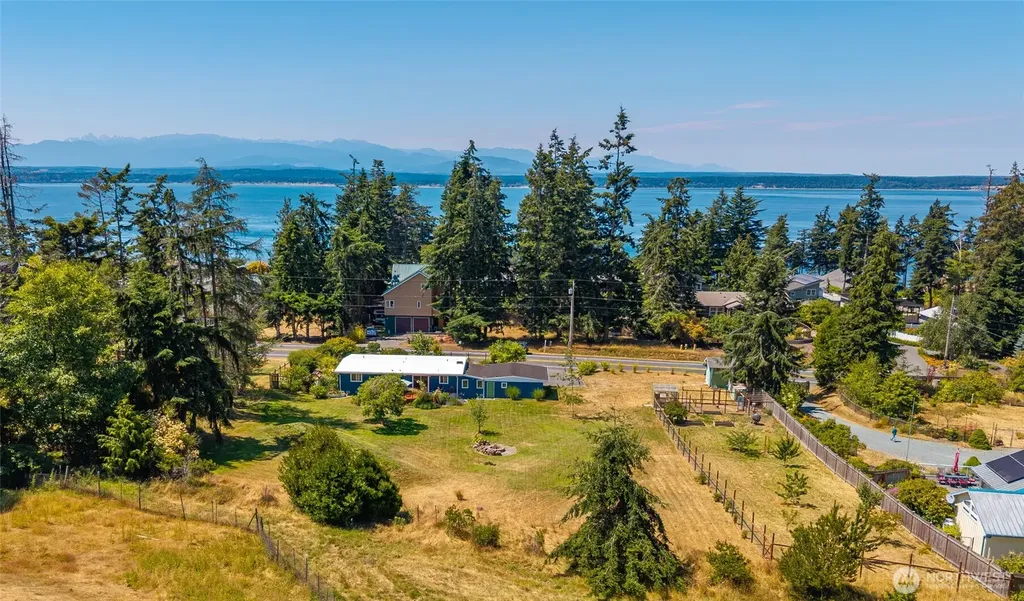 3547 Smugglers Cove Road Greenbank WA 98253