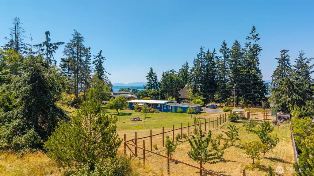 3547 Smugglers Cove Road Greenbank WA 98253