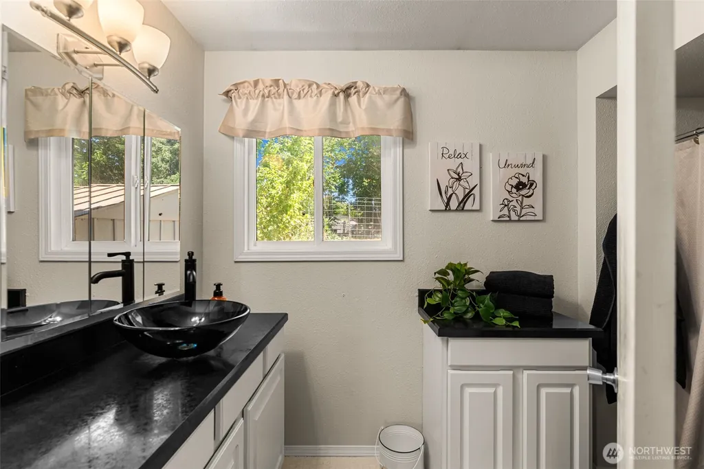593 Rolfs Place East Wenatchee WA 98802