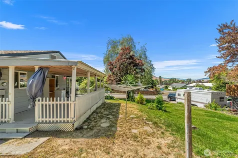 593 Rolfs Place East Wenatchee WA 98802