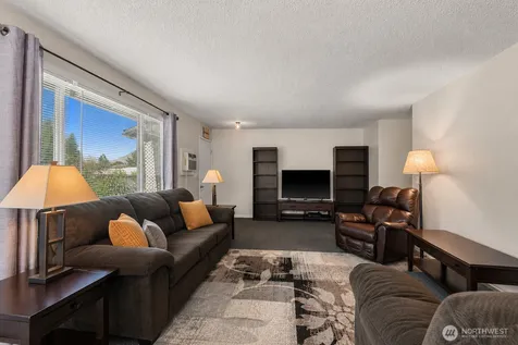 593 Rolfs Place East Wenatchee WA 98802