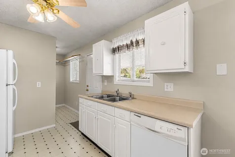 593 Rolfs Place East Wenatchee WA 98802