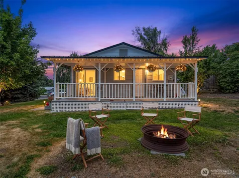 593 Rolfs Place East Wenatchee WA 98802