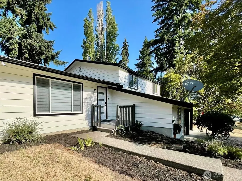1261 150th Avenue SE Bellevue WA 98007
