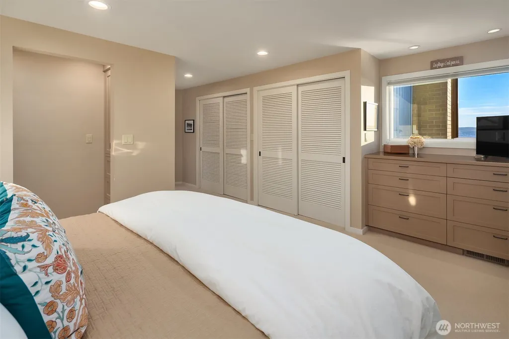 309 Seascape Drive Camano Island WA 98282