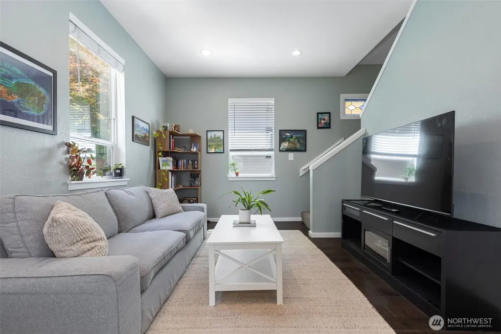 1124 14th Avenue Seattle WA 98122