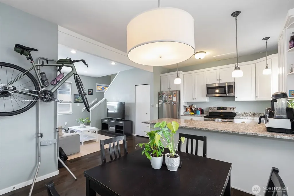 1124 14th Avenue Seattle WA 98122