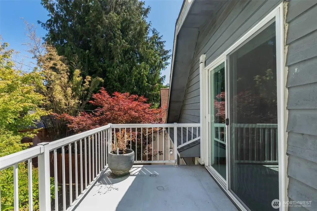 1124 14th Avenue Seattle WA 98122