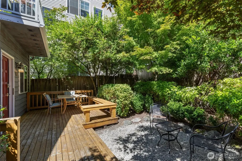1124 14th Avenue Seattle WA 98122