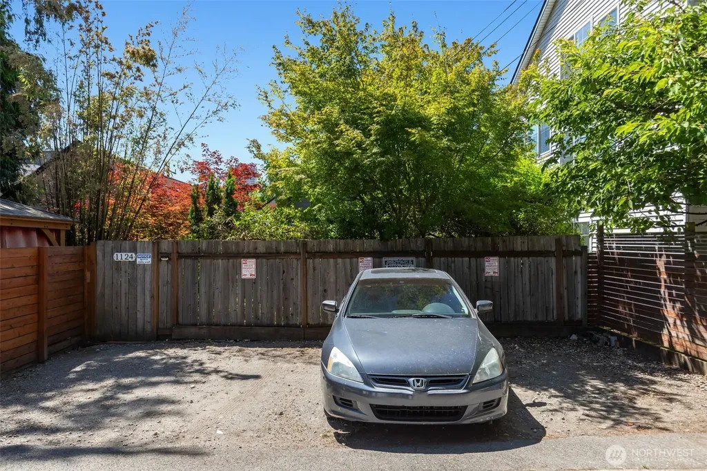 1124 14th Avenue Seattle WA 98122